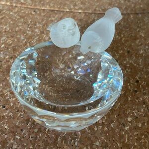 Swarovski Crystal 3” Bird Bath With 2 Frosted Birds. Please Read.